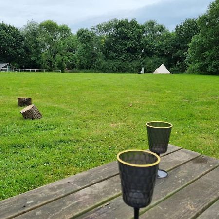 Glamping In Style Bell Tent Hotel Ifield Exterior photo