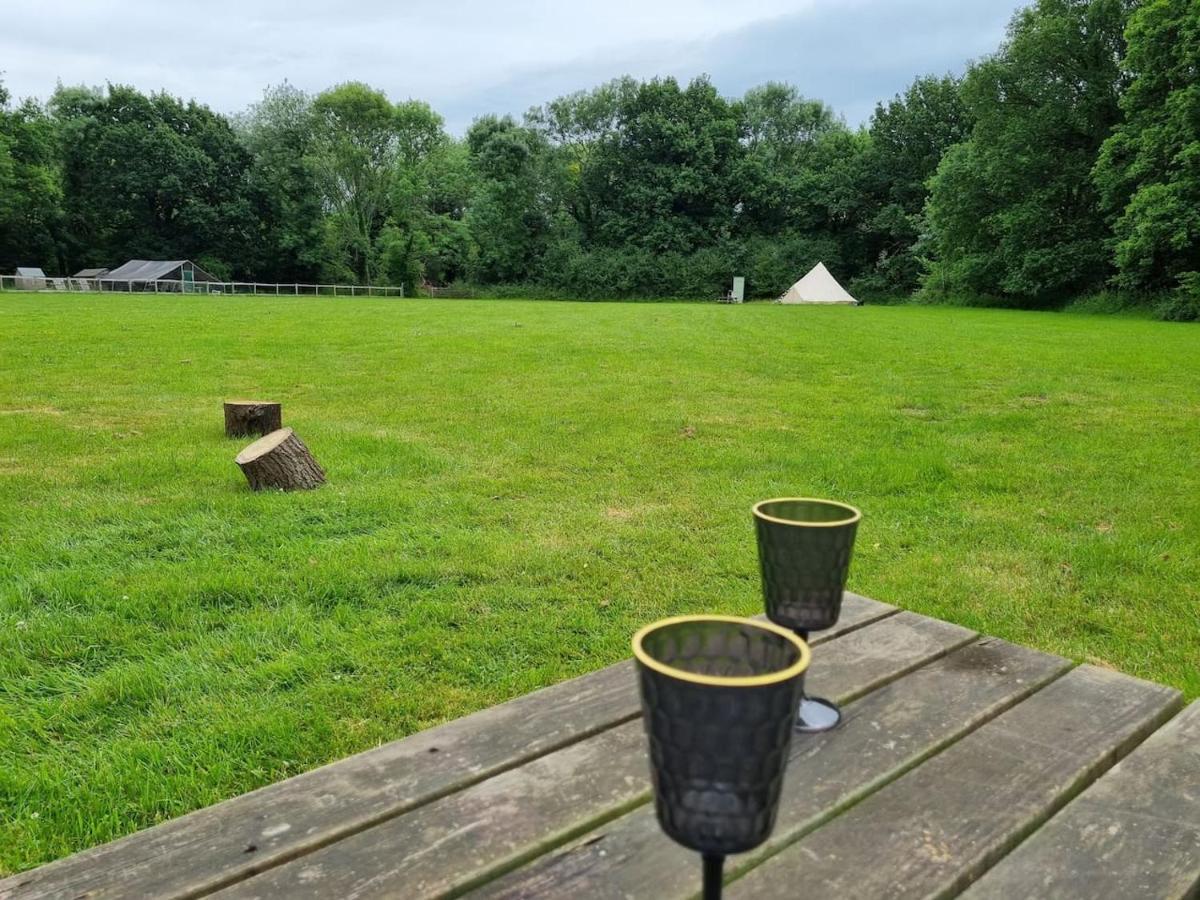 Glamping In Style Bell Tent Hotel Ifield Exterior photo