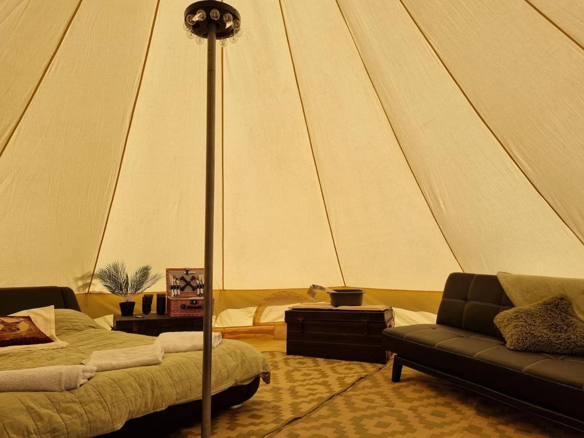 Glamping In Style Bell Tent Hotel Ifield Exterior photo