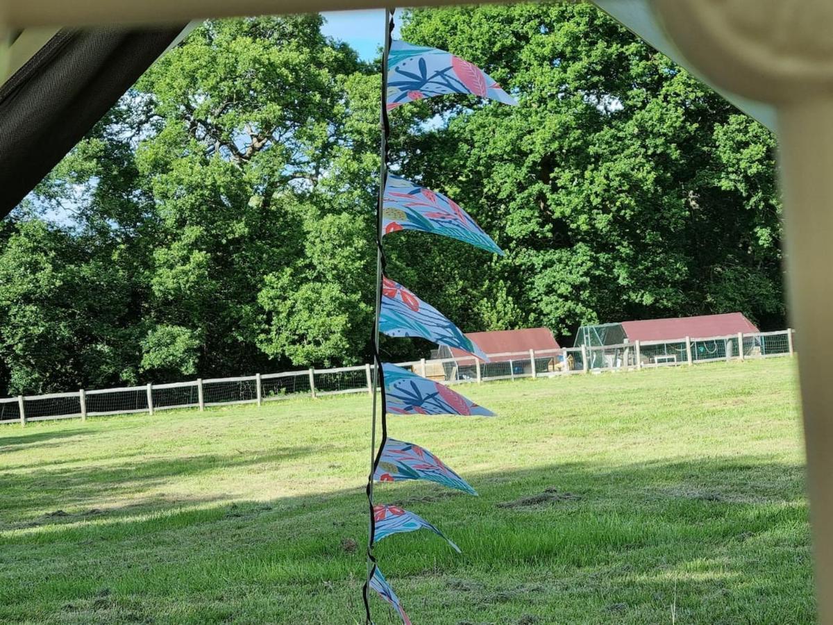 Glamping In Style Bell Tent Hotel Ifield Exterior photo