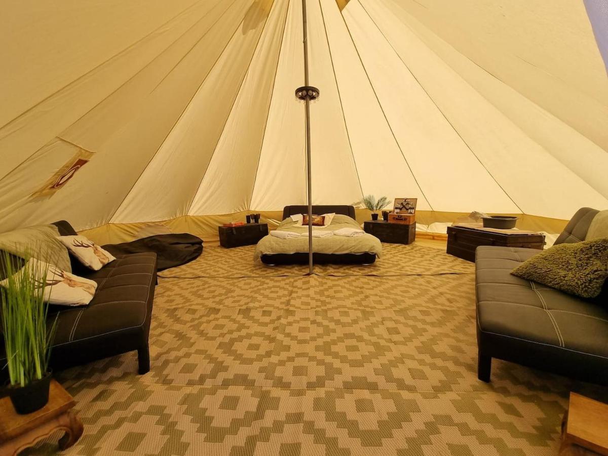 Glamping In Style Bell Tent Hotel Ifield Exterior photo